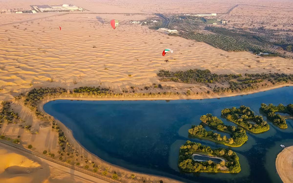 80e459c70d889353250c147067ff6862-11441-dubai-paramotor-adventure-tour-05.avif
