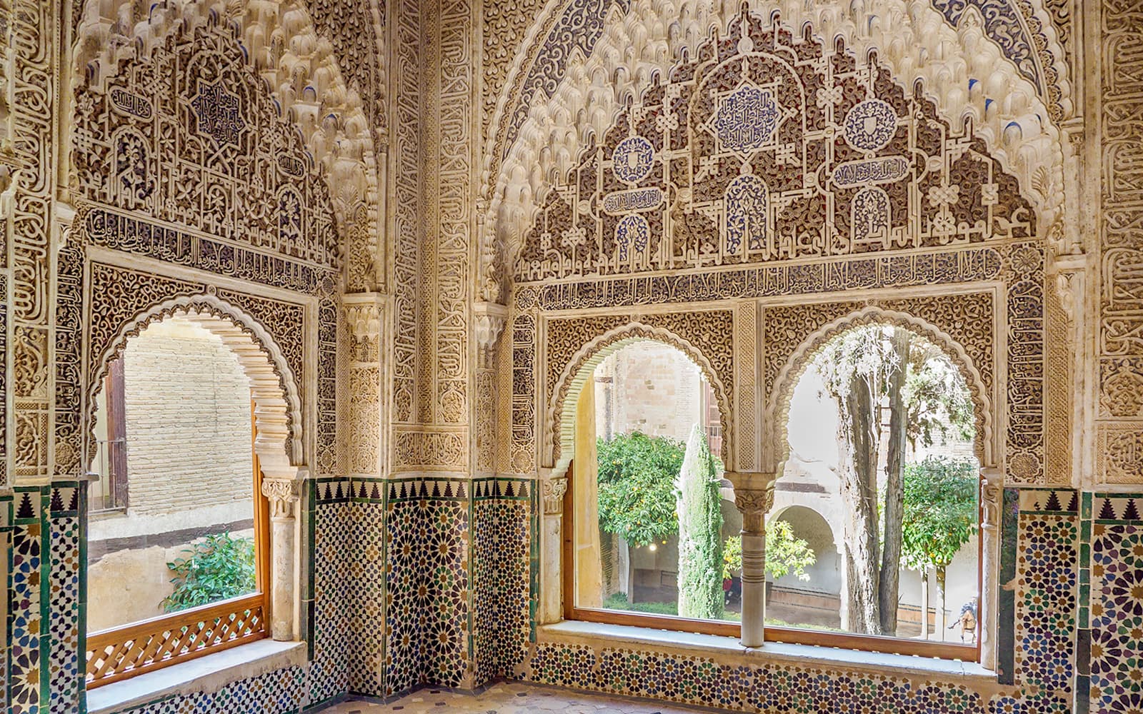 Alhambra Skip-the-Line Guided Tour with Nasrid Palaces tickets in Granada - Highlights | TickYourList