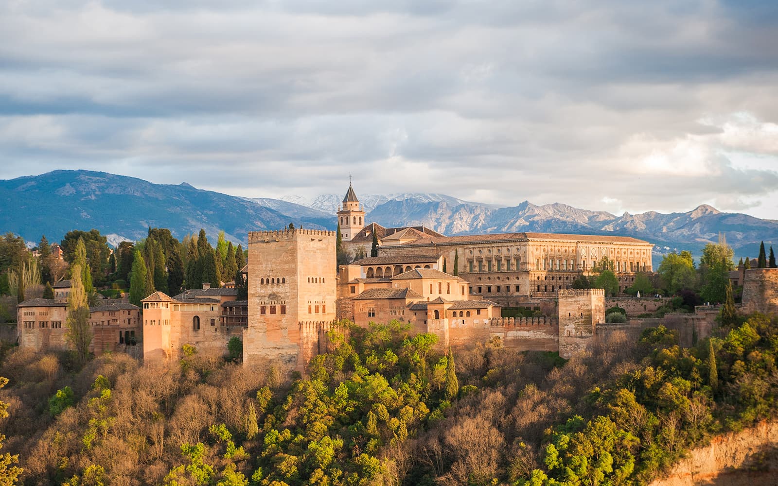 Skip-the-Line Tickets to Alhambra & Nasrid Palaces with Audio Guide