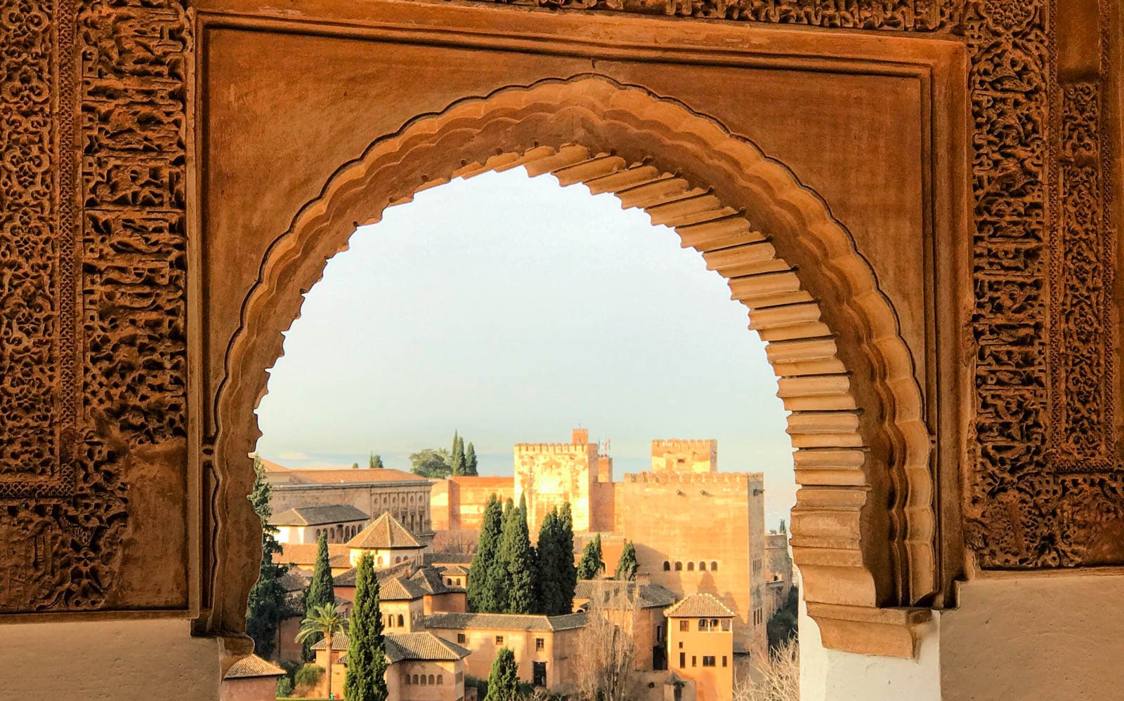 Combo: 1 or 2-Day Hop-On Hop-Off Tour of Granada + Alhambra & Nasrid Palaces Tickets in Granada - Features | TickYourList
