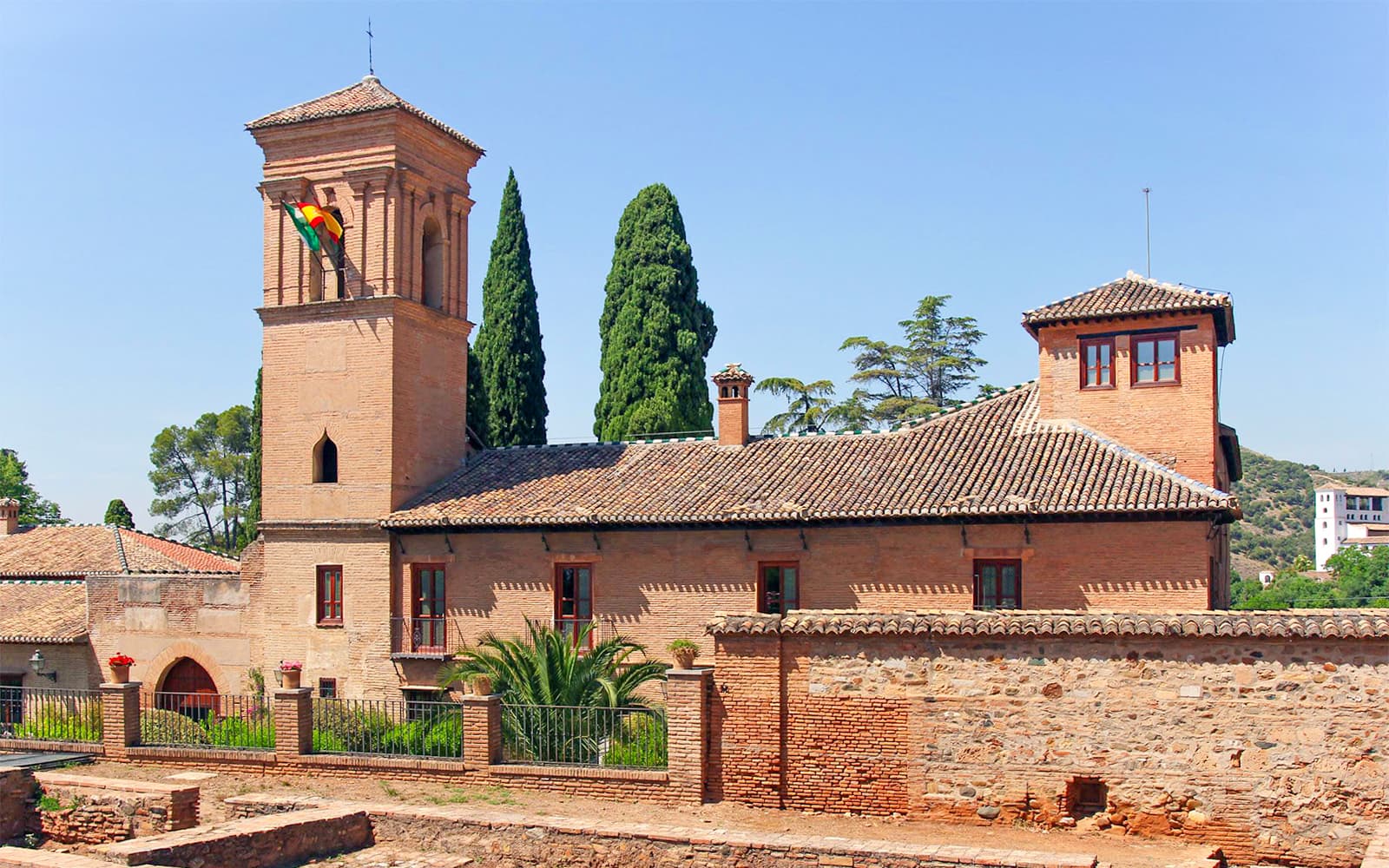 Alhambra Skip-the-Line Tickets with Audio Guide in Granada - Features | TickYourList
