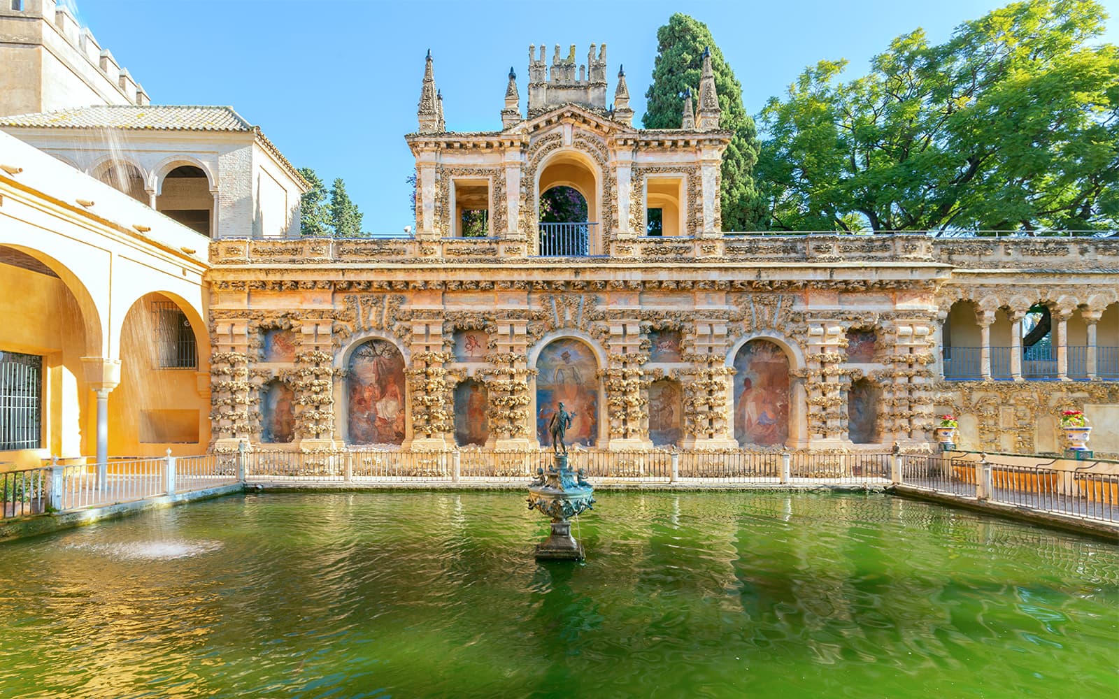 Skip-the-Line Tickets to Alcazaba and Gardens of Alhambra with Audio Guide in Granada - Full Experience | TickYourList