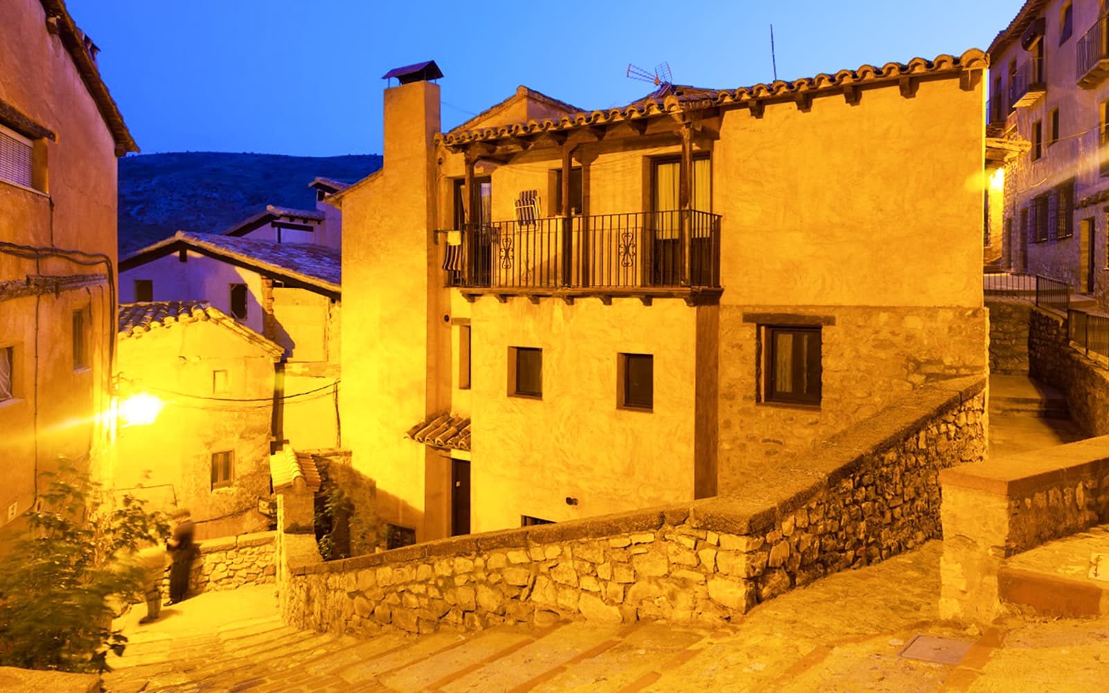 2-Hour Guided Night Walking Tour of Albaicin and Sacromonte tickets in Granada - Full Experience | TickYourList