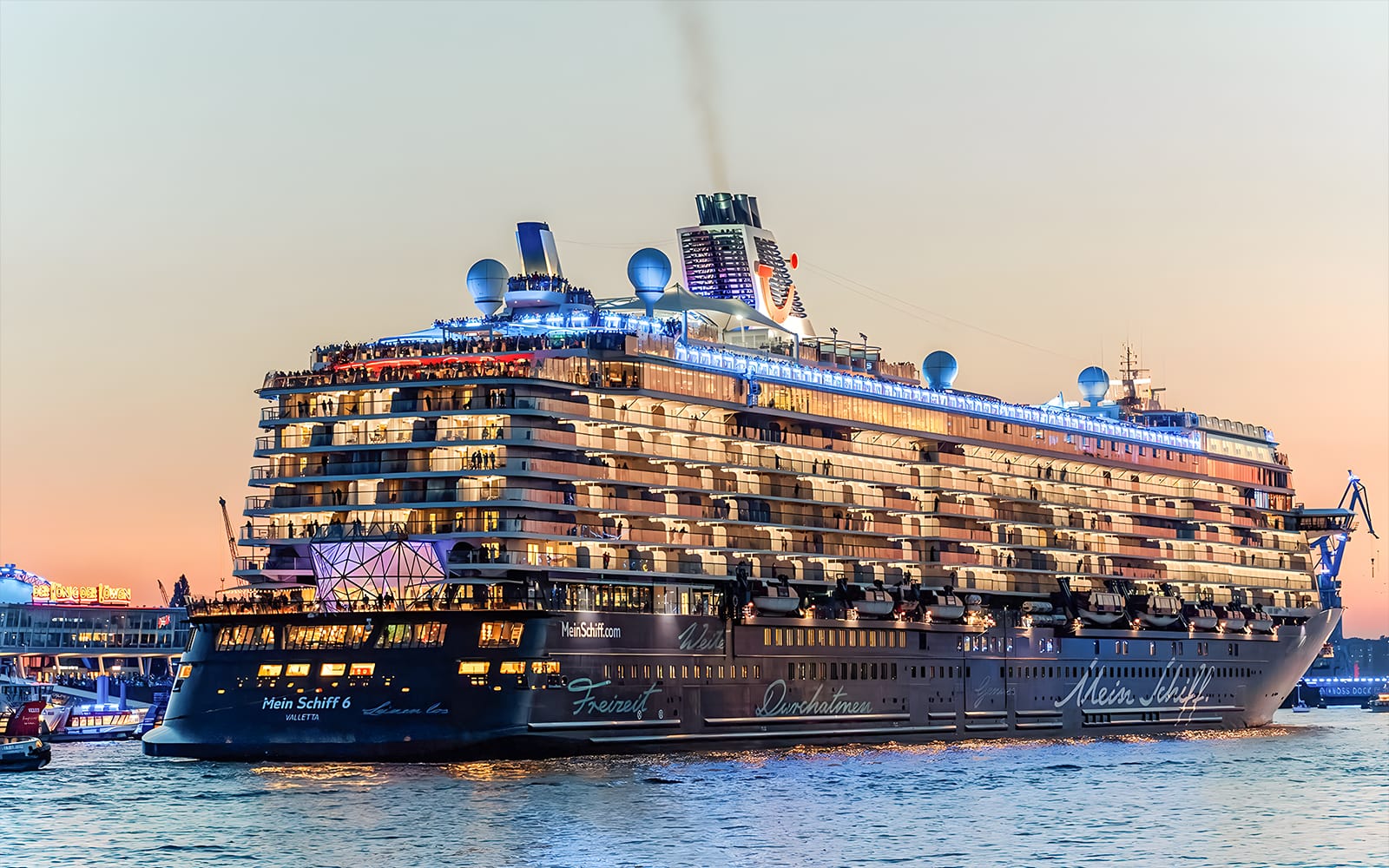 Hamburg Evening Lights Speicherstadt & Harbor Cruise tickets in Hamburg - Attractions | TickYourList