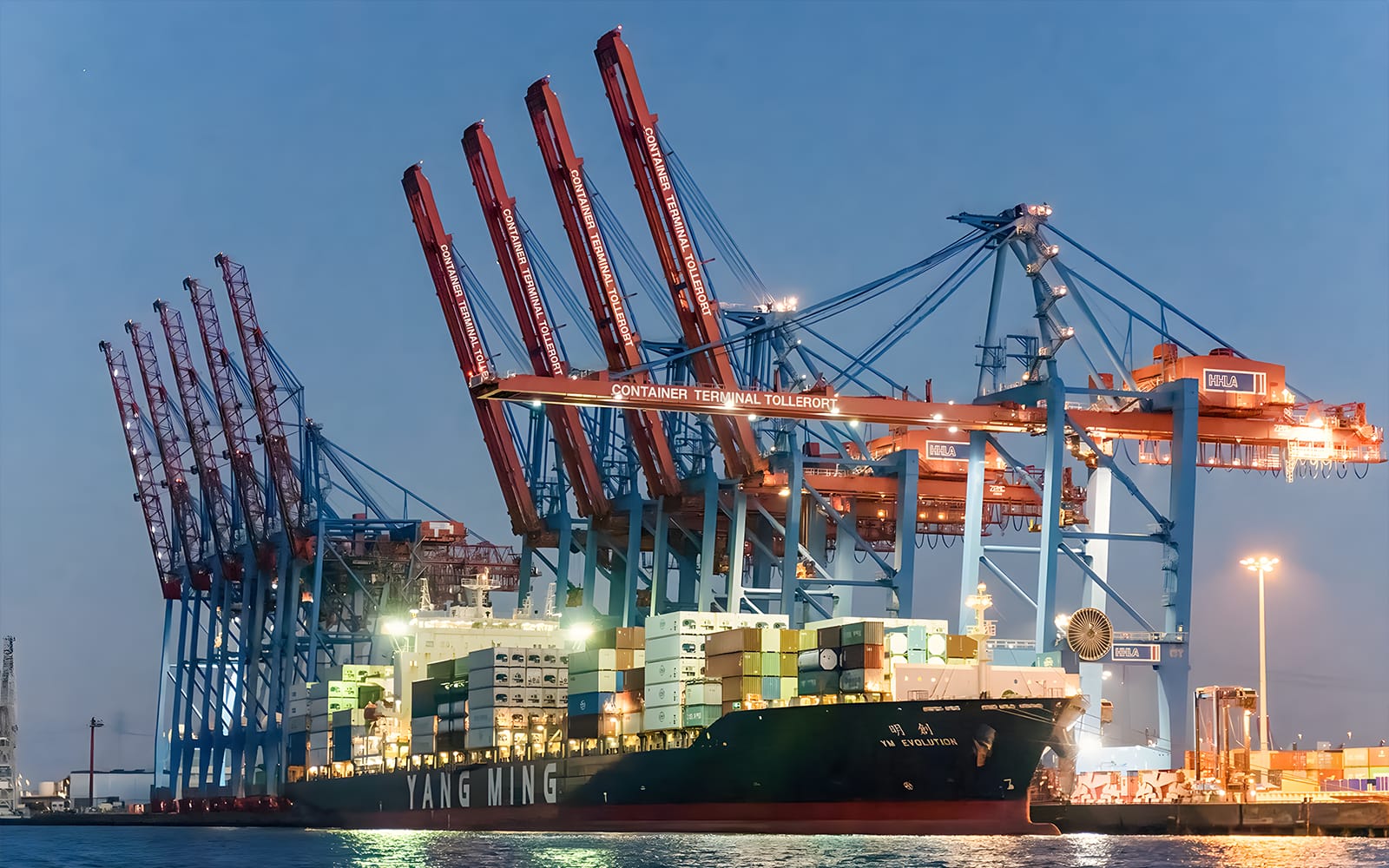 Hamburg Evening Lights Speicherstadt & Harbor Cruise tickets in Hamburg - Highlights | TickYourList