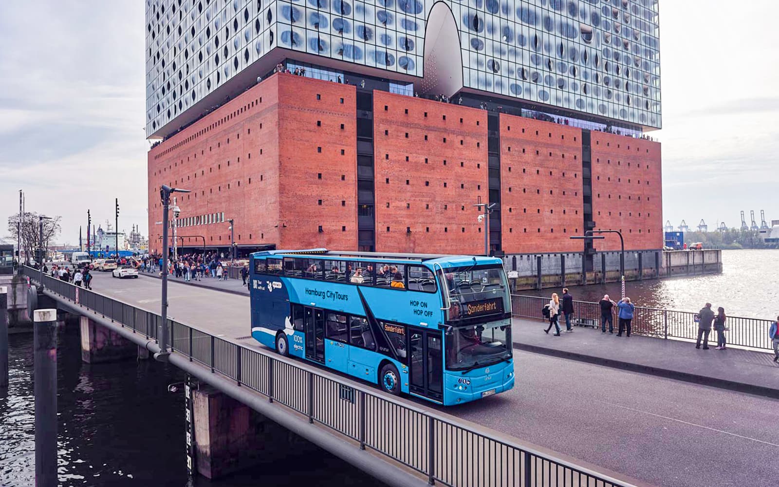 City Tours: Hamburg Hop-On Hop-Off Bus Tour with Optional Elbe River Cruise