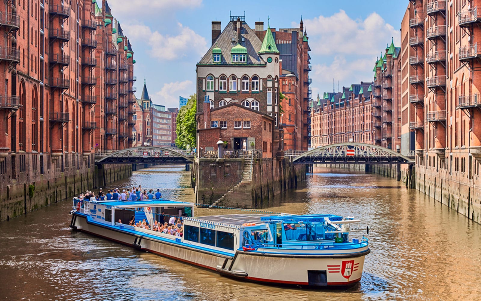 Stadtrundfahrt: Hamburg Hop-On Hop-Off Bus Tour with Optional Alster Lake or Harbor Cruise tickets in Hamburg - Full Experience | TickYourList