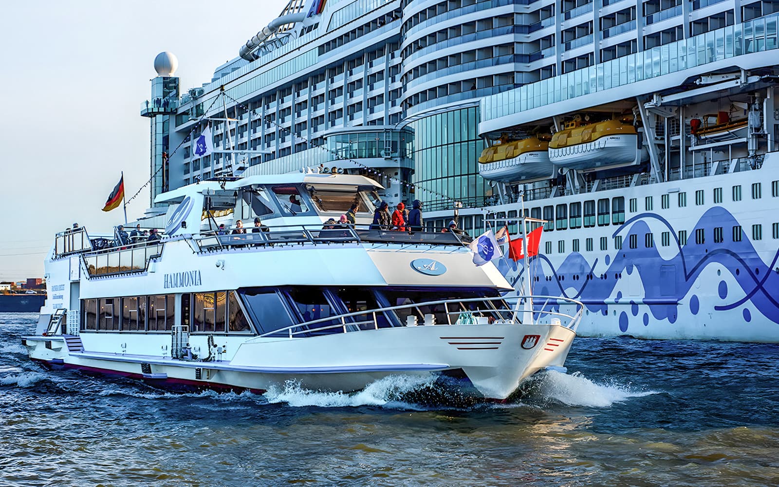 Combo (Save 8%): Elbphilharmonie Plaza Guided Tour + 1-Hour Harbor Cruise Tickets in Hamburg - Highlights | TickYourList