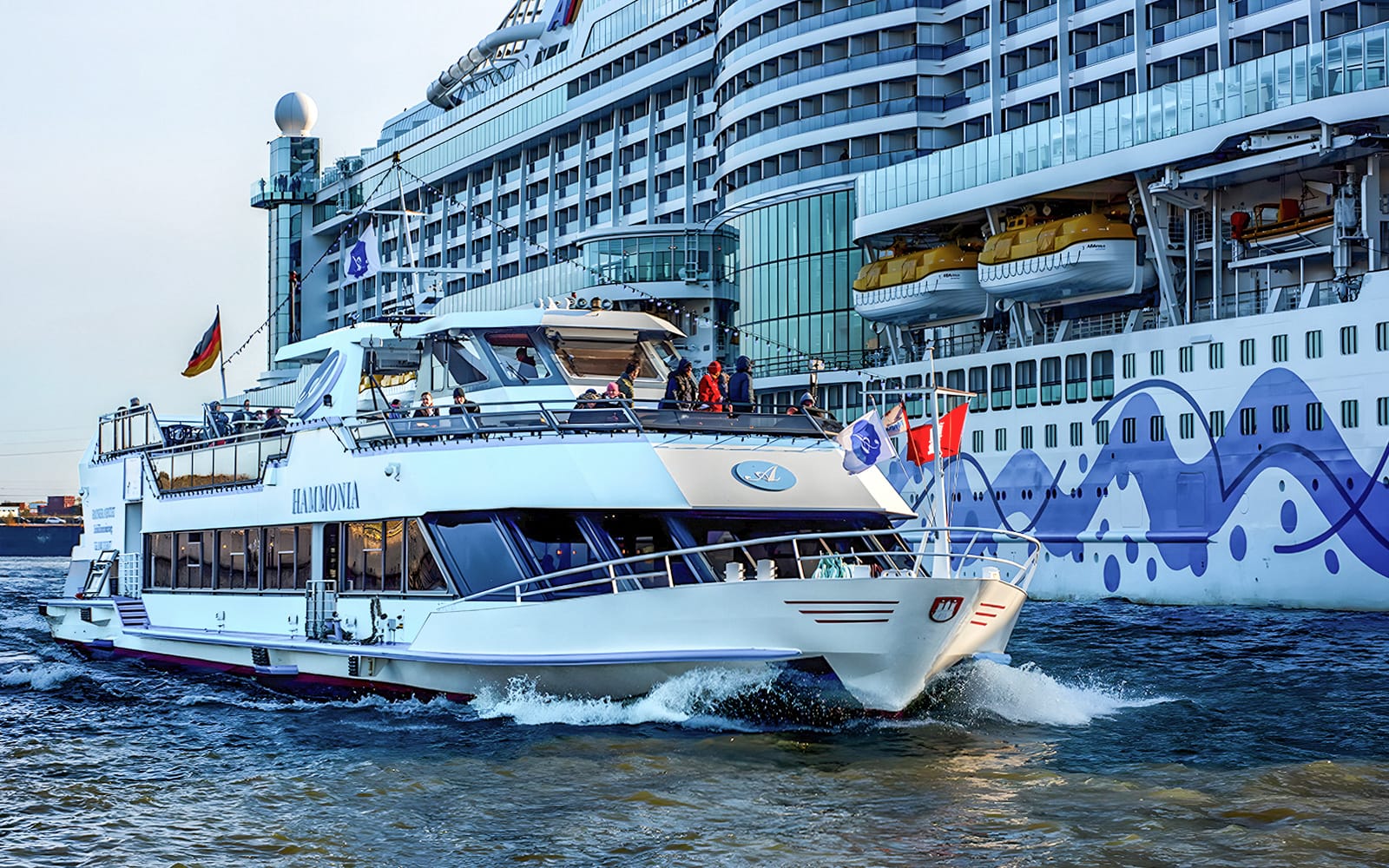 Combo (Save 8%): Elbphilharmonie Plaza Guided Tour + 1-Hour Harbor Cruise Tickets in Hamburg - Highlights | TickYourList