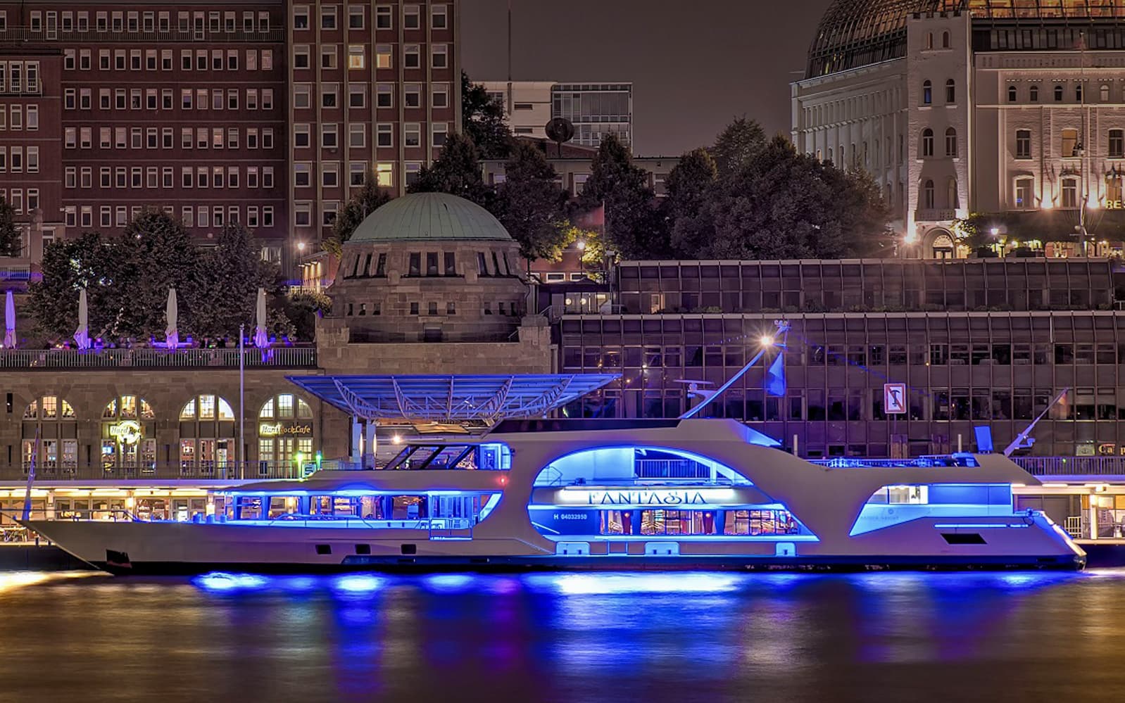 Panoptikum + Hamburg River Cruise tickets in Hamburg - Activities | TickYourList