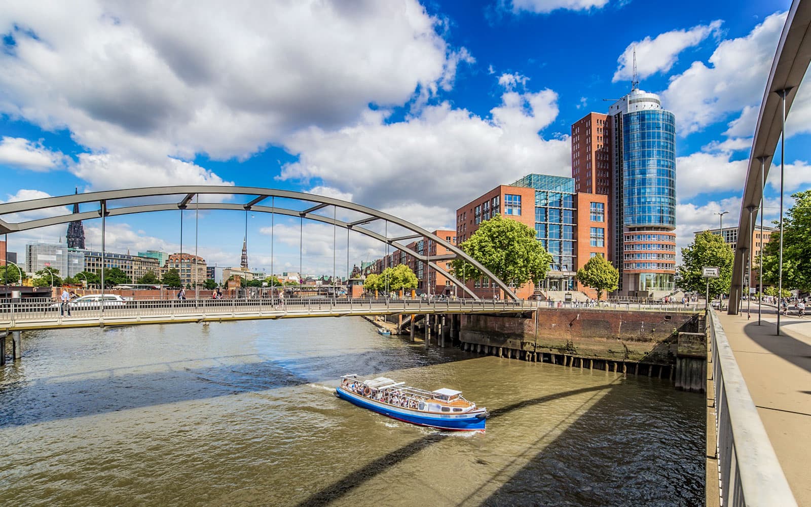 Hamburg Boat Tour with Live Commentary tickets in Hamburg - Features | TickYourList