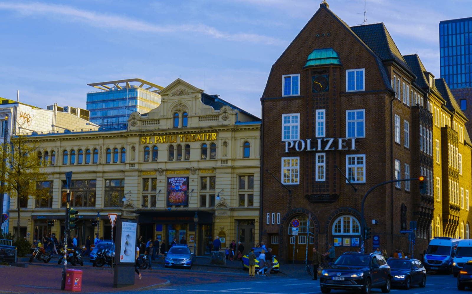 Over 18 - Blue and Red Light Tour in Hamburg St Pauli