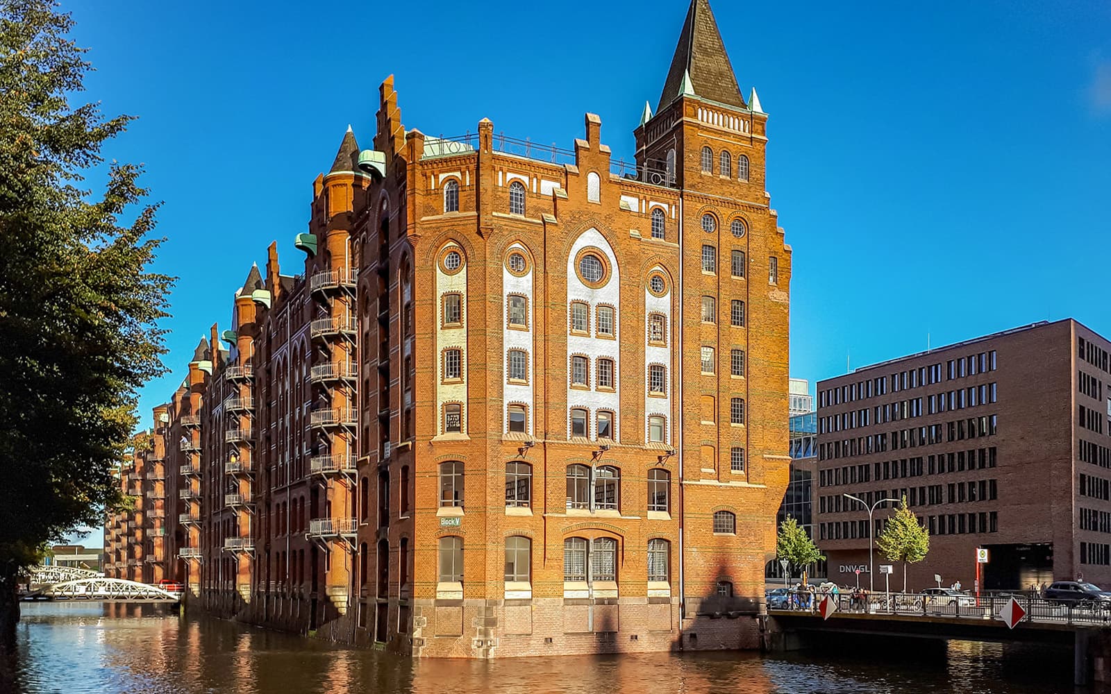 Guided Food Tour in HafenCity with Elphi Plaza Visit tickets in Hamburg - Highlights | TickYourList