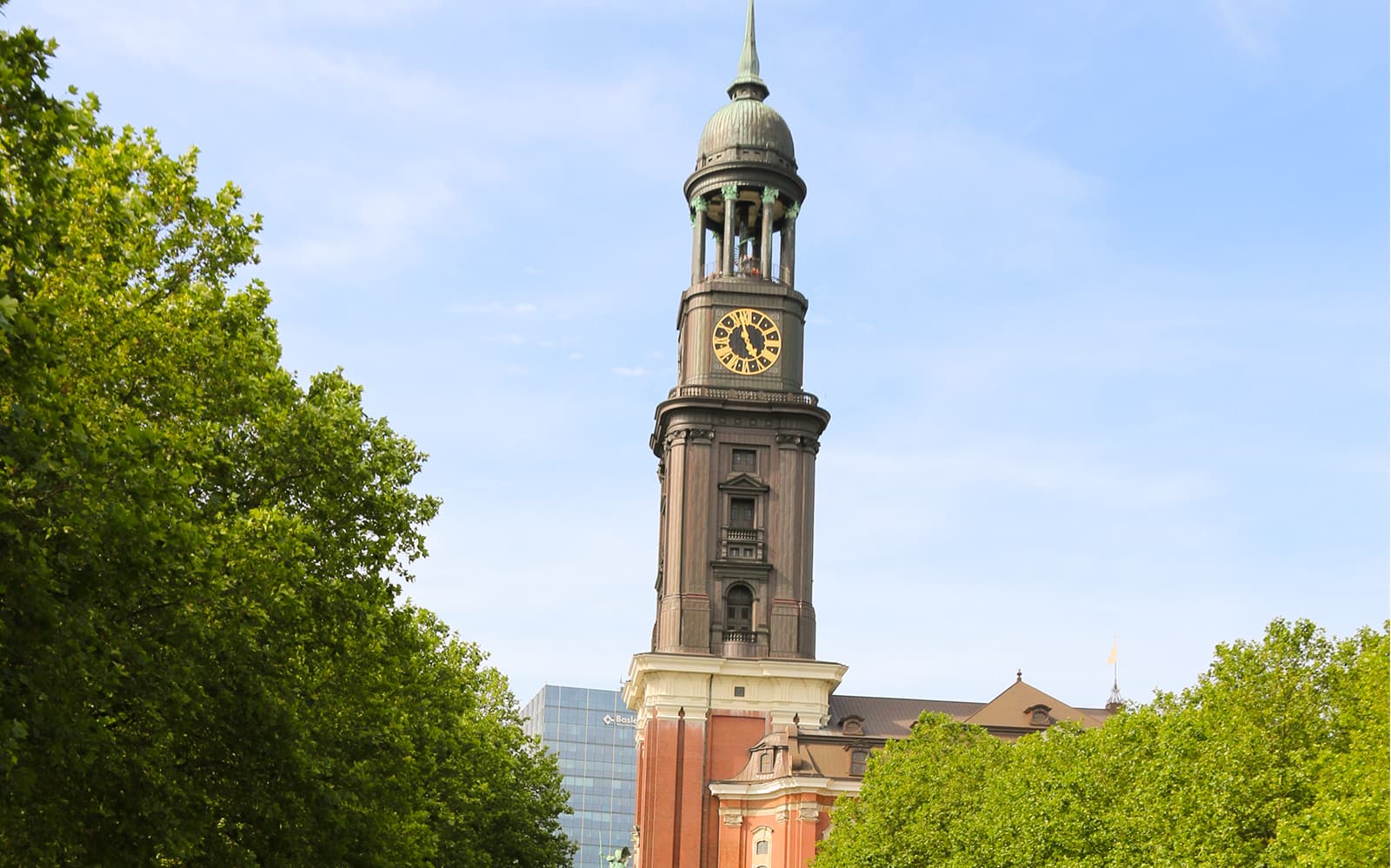 Hamburg Tour: Between the Port, Michel and Town Hall
