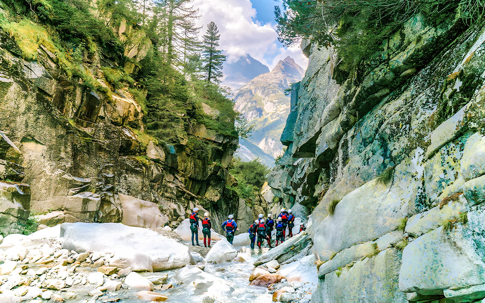 Interlaken Canyoning Tour tickets in Interlaken - Features | TickYourList