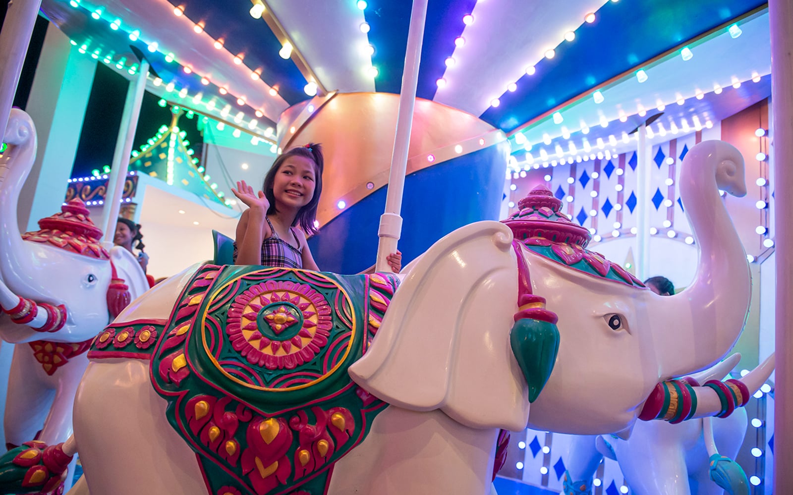 listing card gallery - Image 1 of 7