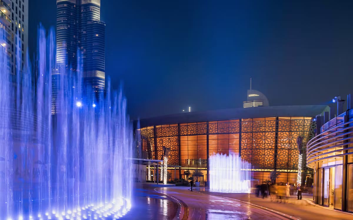 d3ec1894-f815-4080-938c-bc06c09264fd-9780-dubai-dubai-opera-house-tour-03.avif