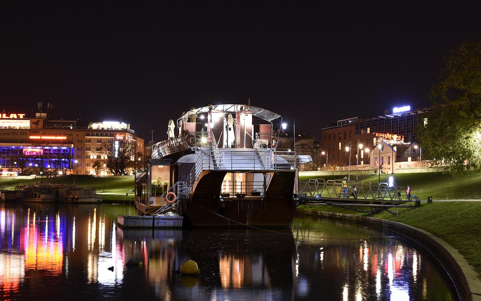 Night Lights Vistula River Cruise tickets in Krakow - Full Experience | TickYourList