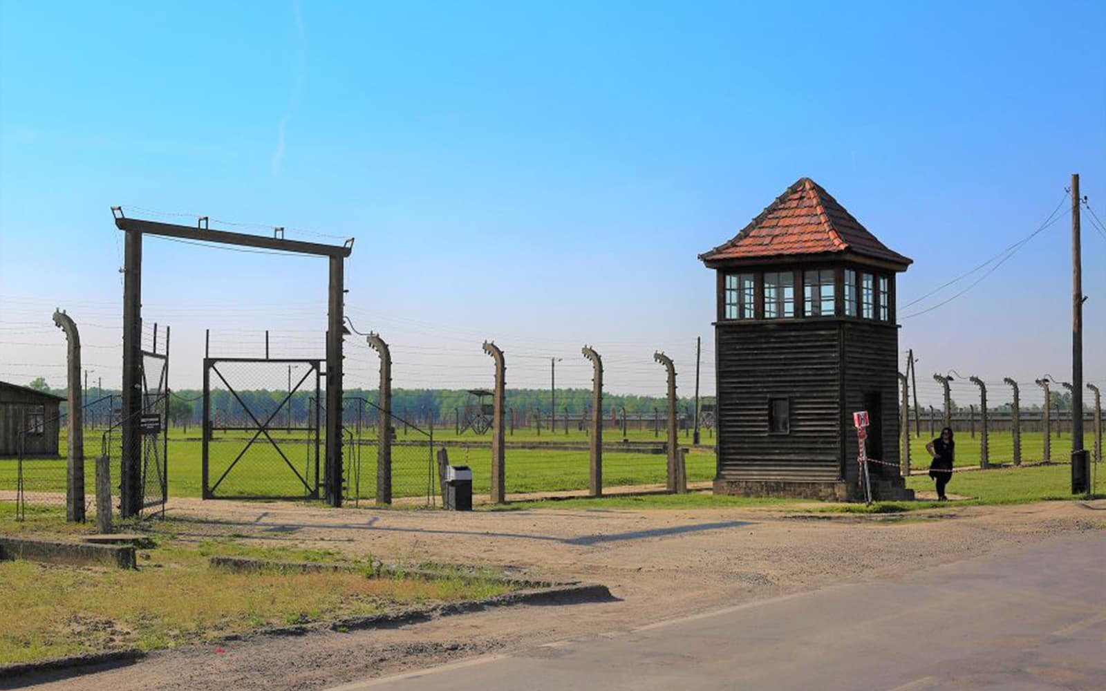 Fast-Track Entry Pass & Tour: Auschwitz-Birkenau Museum tickets in Krakow - Highlights | TickYourList