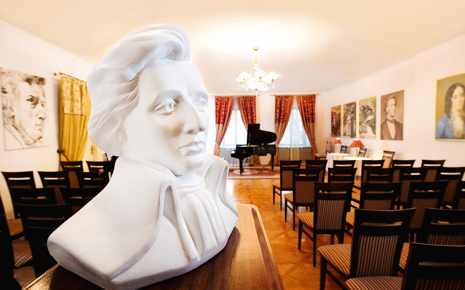 Evening Chopin Piano Concert at Chopin Gallery with a Glass of Wine experience tickets in Krakow | TickYourList