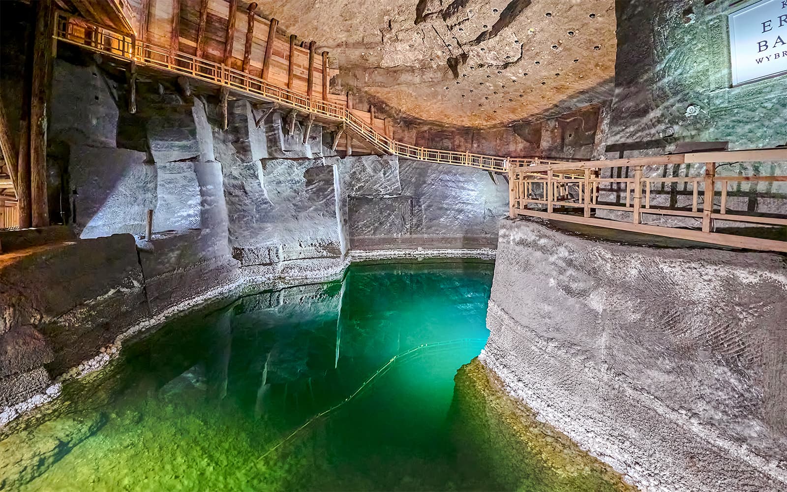 Wawel Castle, Cathedral and Wieliczka Salt Mine Guided Tour with Lunch tickets in Krakow - Features | TickYourList