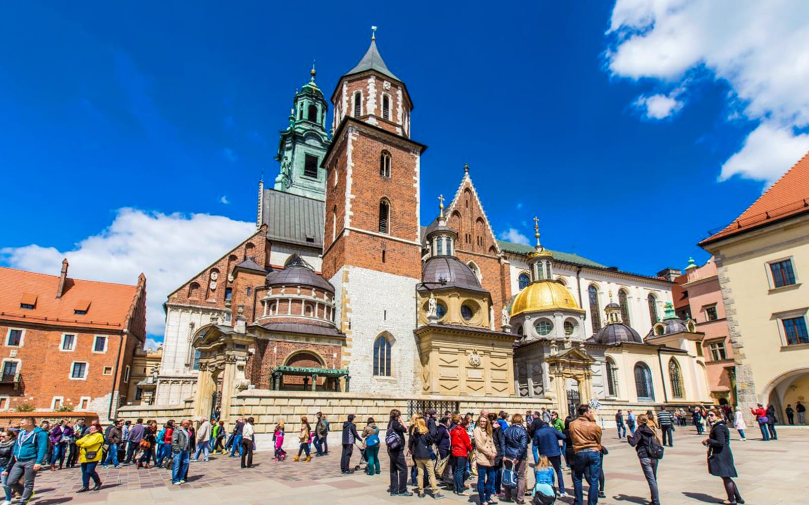 Krakow Guided Tour: Wawel Castle, Cathedral, the Old Town & St. Mary's Basilica tickets in Krakow - Activities | TickYourList