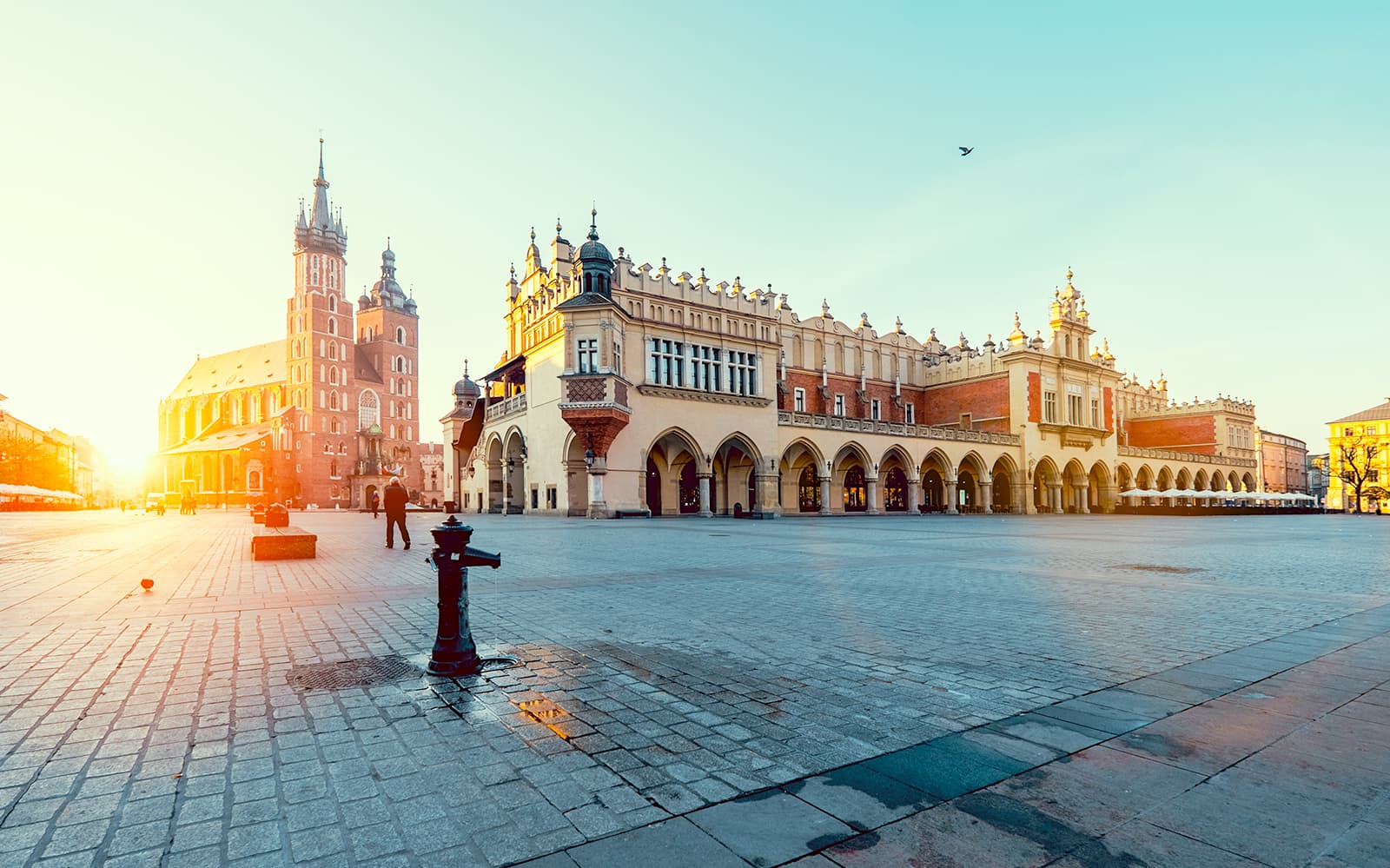 Old Town Sightseeing by Golf Cart & Wawel Castle Guided Tour tickets in Krakow - Attractions | TickYourList
