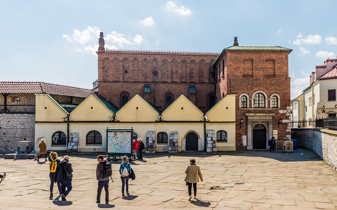 Walking Tour of Jewish Quarter Kazimierz with Optional Old Synagogue Tickets in Krakow - Activities | TickYourList