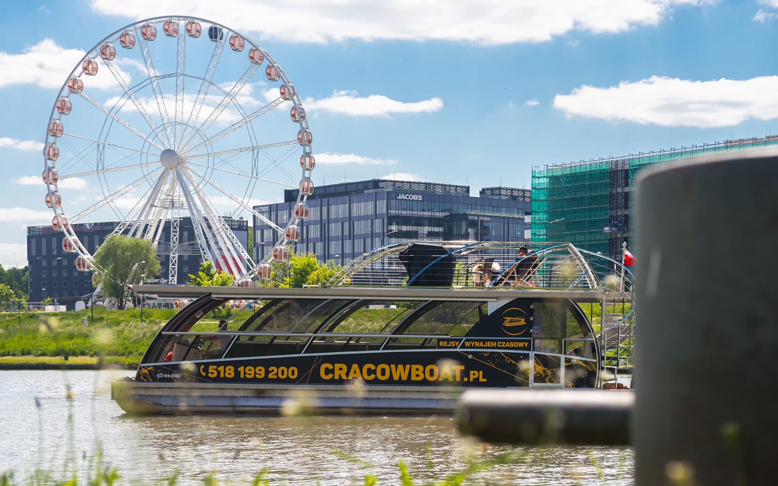 3.5-hr Vistula River Cruise & Guided Walking Tour in Krakow with Wine Tastings