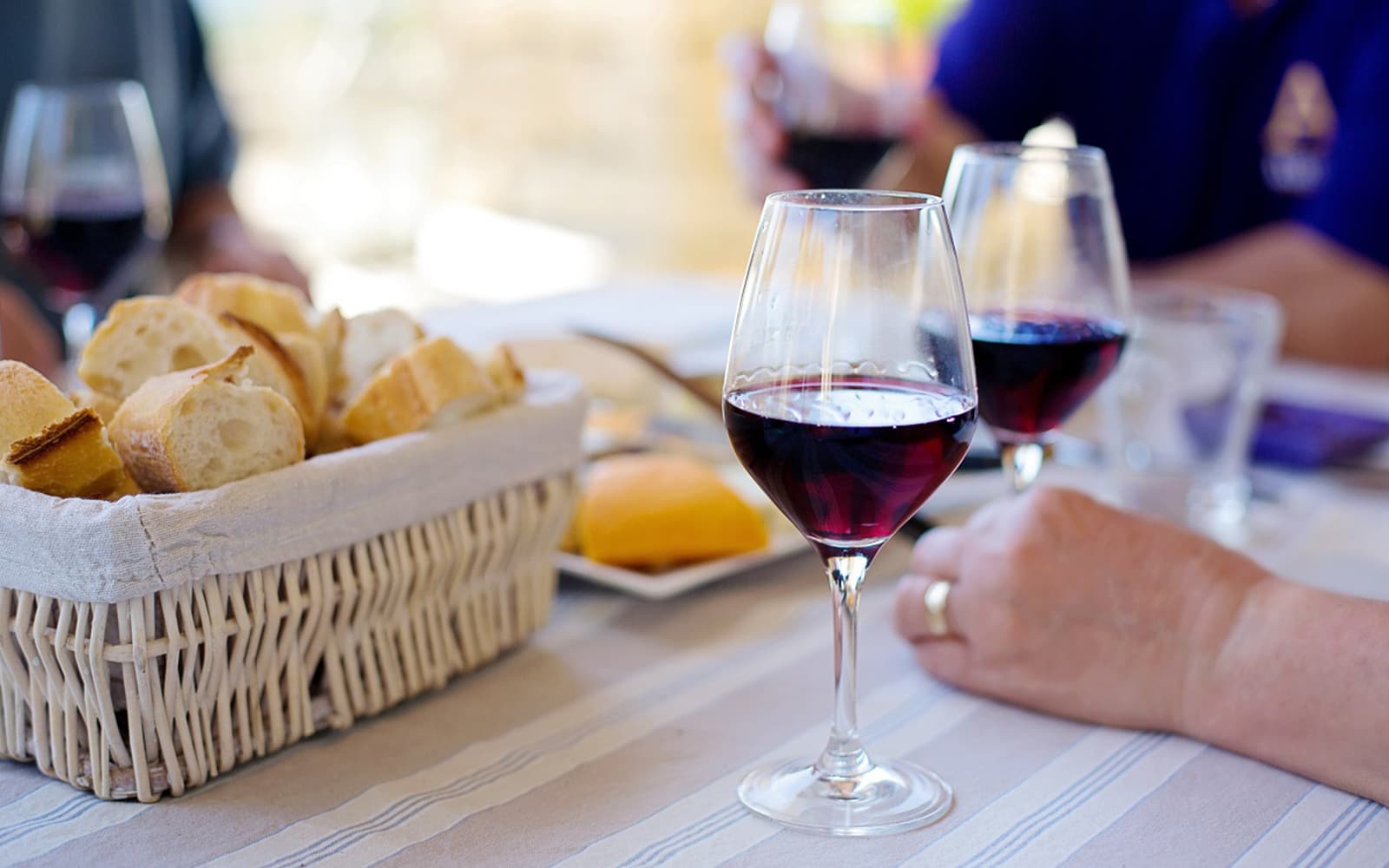 3.5-hr Vistula River Cruise & Guided Walking Tour in Krakow with Wine Tastings tickets in Krakow - Features | TickYourList