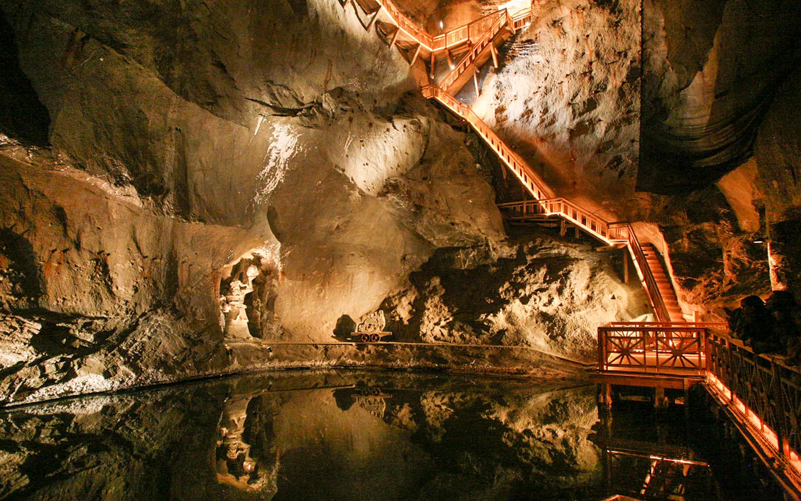 Full-Day Guided Tour of Wieliczka Salt Mine & Krakow Vodka Factory Museum with Vodka Tasting