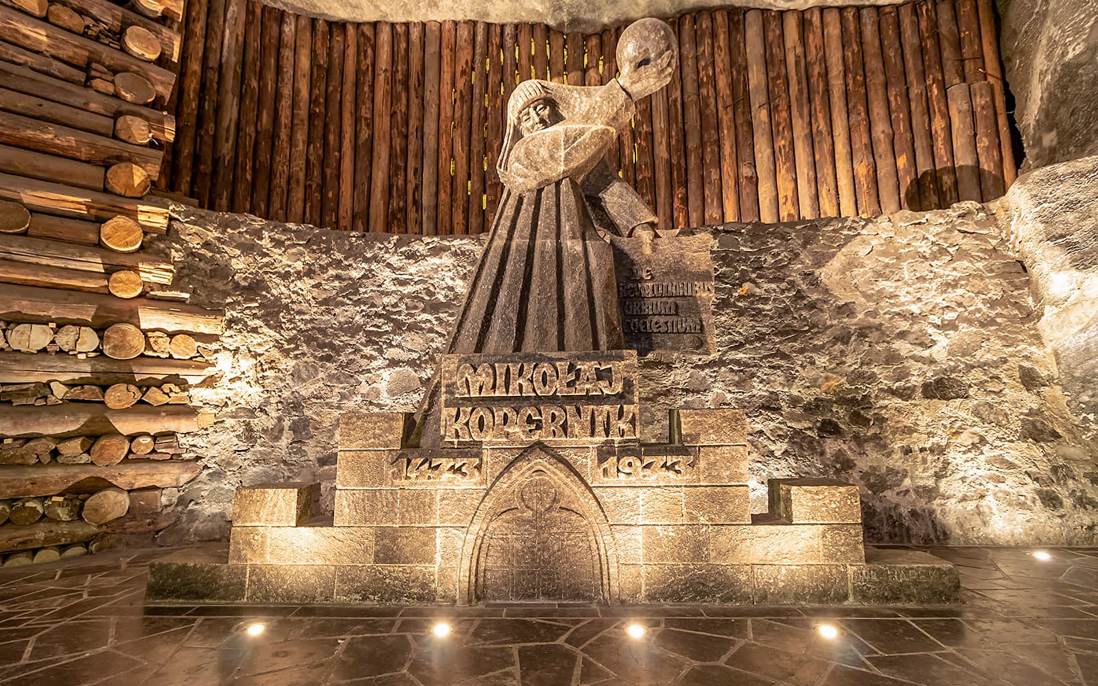 Combo: Wieliczka Salt Mine Guided Tour & Visit to Krakow Old Town tickets in Krakow - Features | TickYourList
