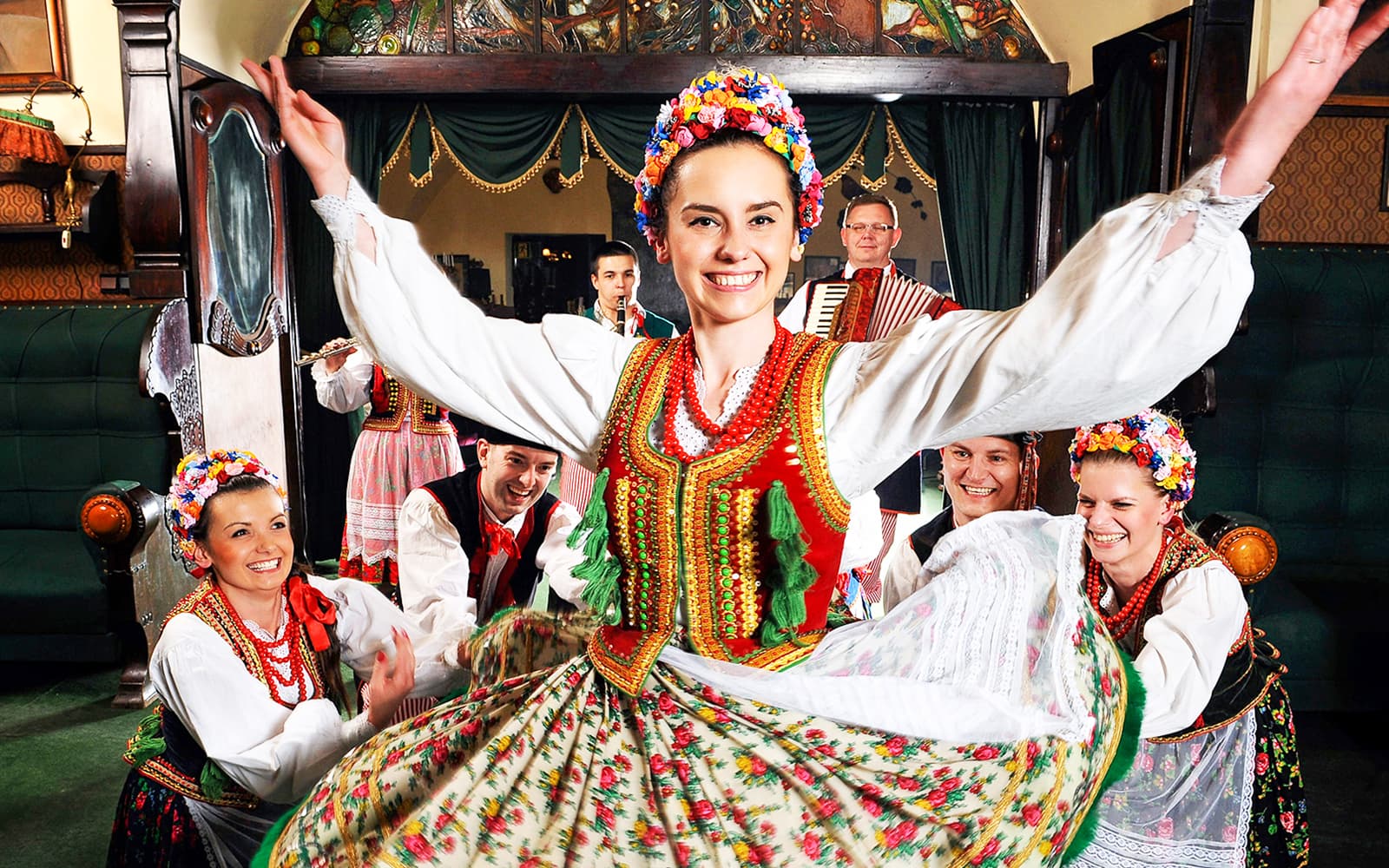 Tickets to Folk Show & 3-Course Dinner at Jama Michalika Cafe in Krakow - Attractions | TickYourList