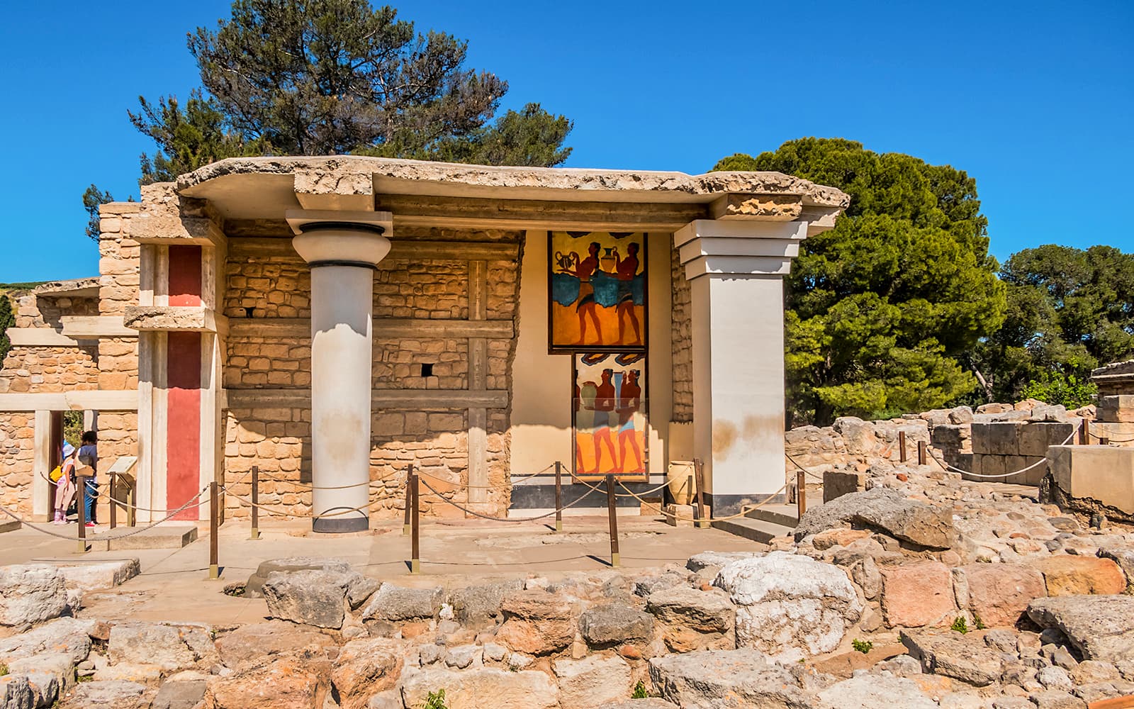 Knossos Palace Archaeological Site Tickets with Audio Guide in Heraklion - Features | TickYourList