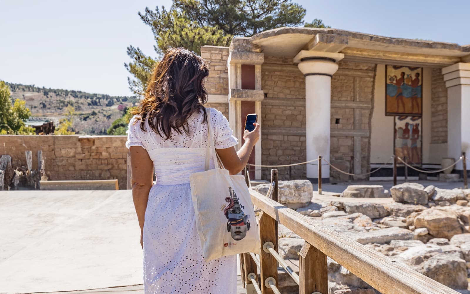 Knossos Palace Small Group Guided Tour with Entry Tickets in Heraklion - Attractions | TickYourList