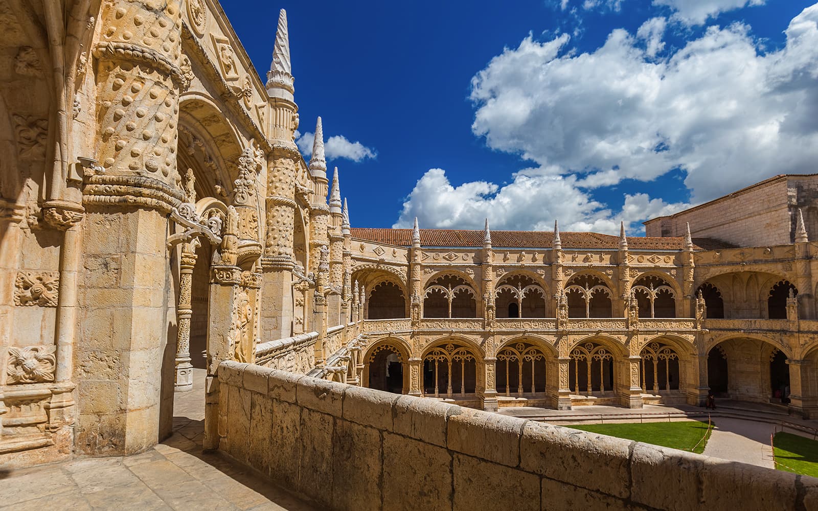 Lisboa Card: Access to 50+ Attractions & Unlimited Public Transportation tickets in Lisbon - Activities | TickYourList
