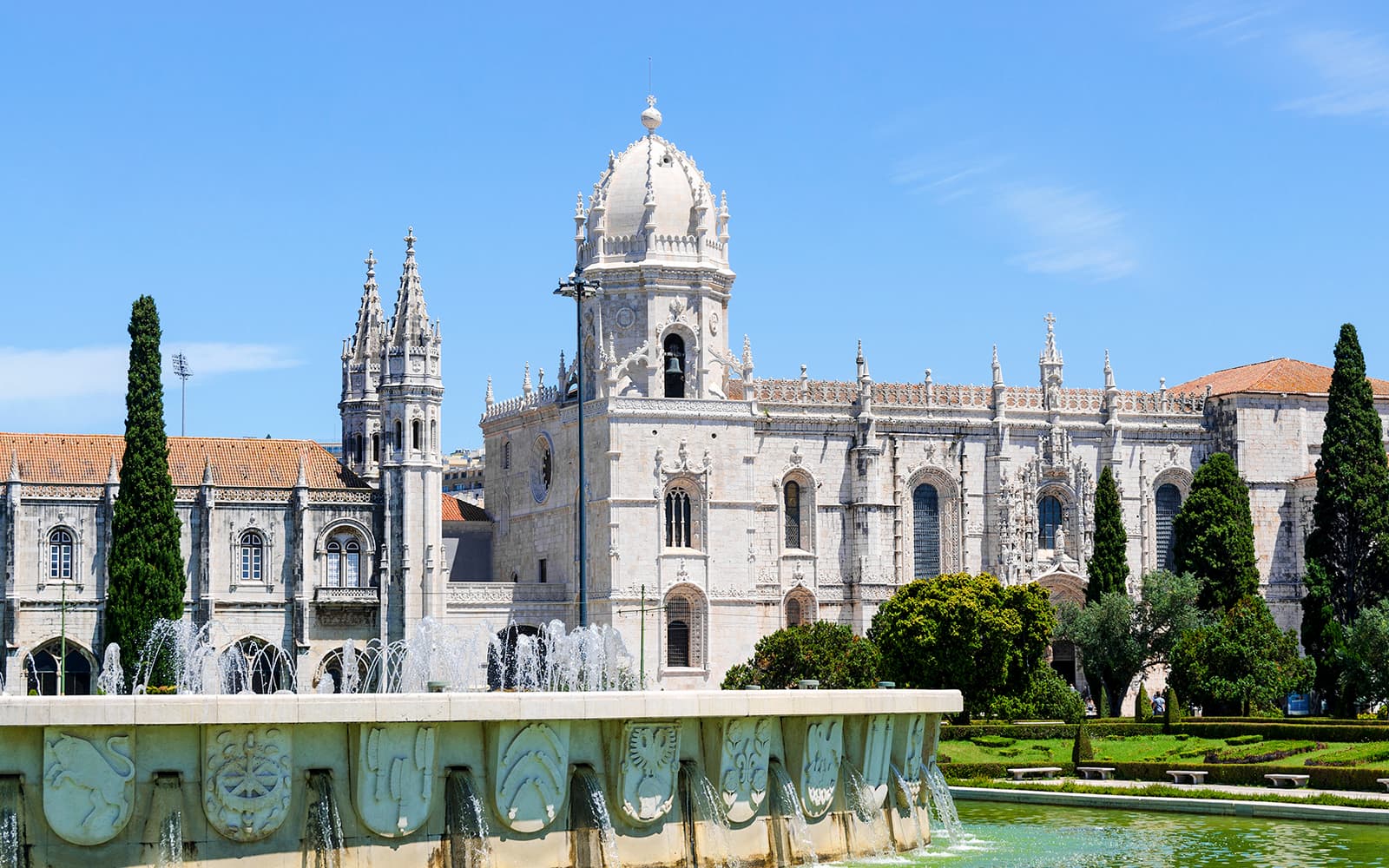 Combo (Save 12%): Lisbon Card + Oceanário de Lisboa Tickets in Lisbon - Features | TickYourList