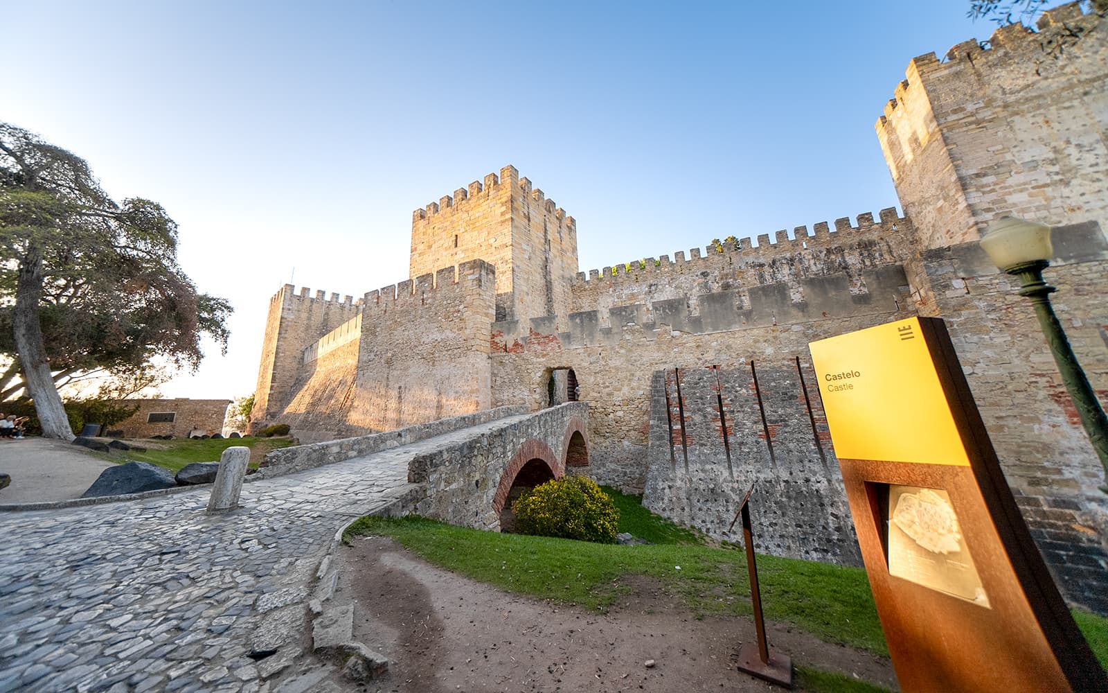 São Jorge Castle Guided Tour tickets in Lisbon - Activities | TickYourList