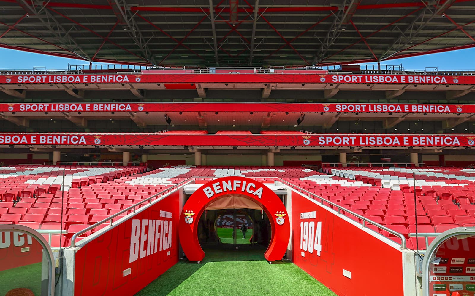 Combo (Save 22%): SL Benfica Stadium & Museum Guided Tour + Lisbon Oceanário Ticket in Lisbon - Highlights | TickYourList