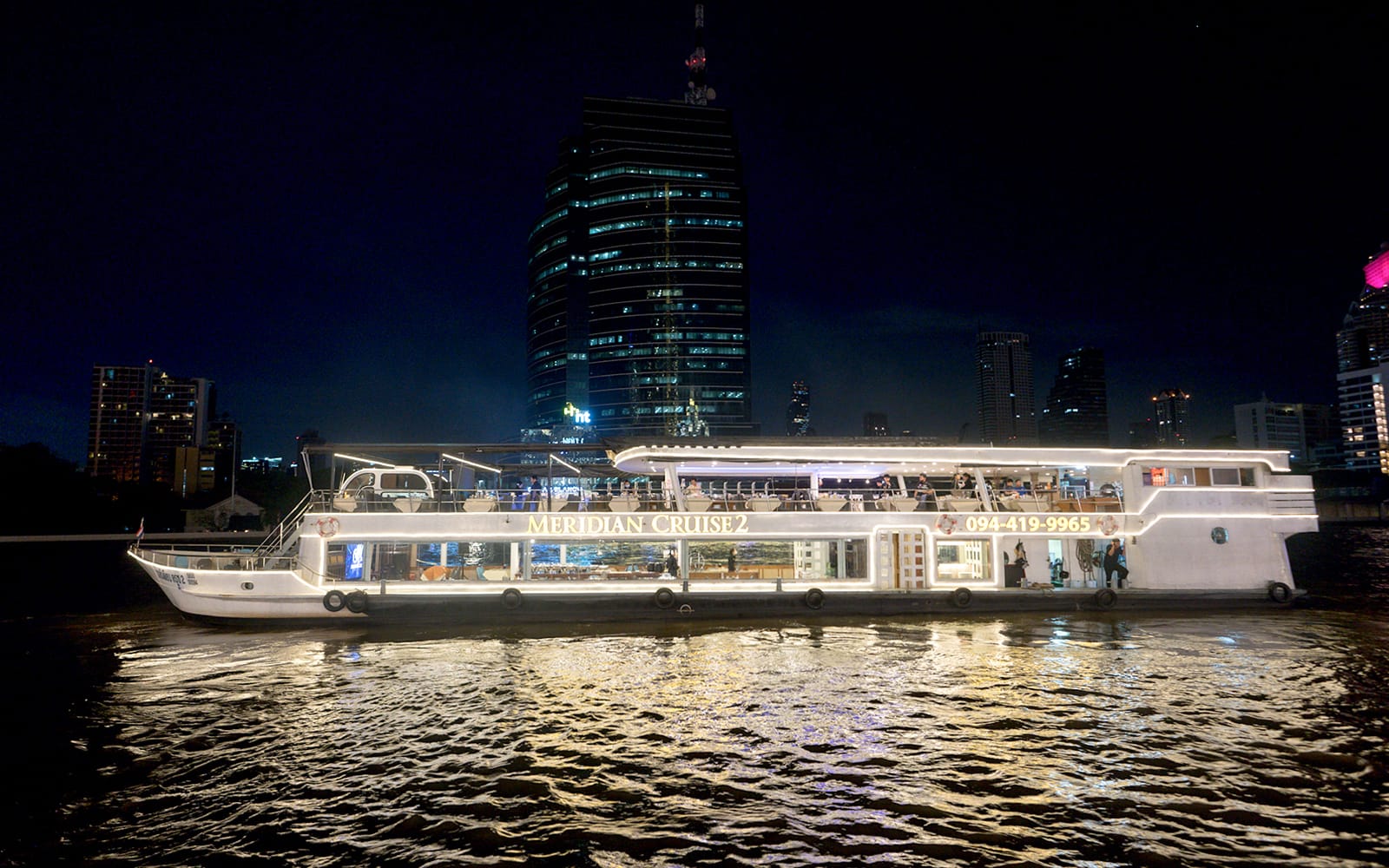 31b20198fcf8e5a35dfe8ae5a4f53f8b-19219-bangkok-meridian-dinner-cruise-07.jpg
