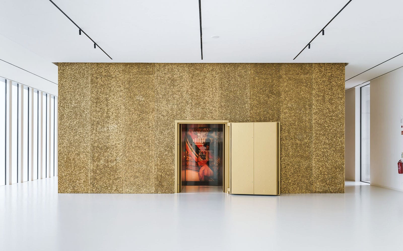 Skip-the-Line Tickets to the Royal Treasure Museum in Lisbon - Attractions | TickYourList