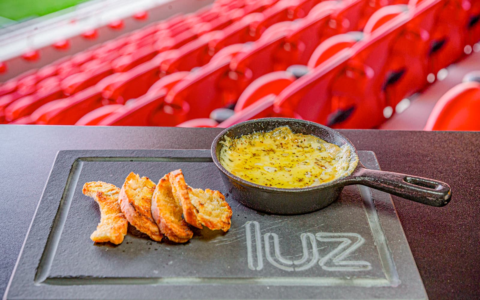 SL Benfica Stadium & Museum Guided Tour with Meal tickets in Lisbon - Features | TickYourList