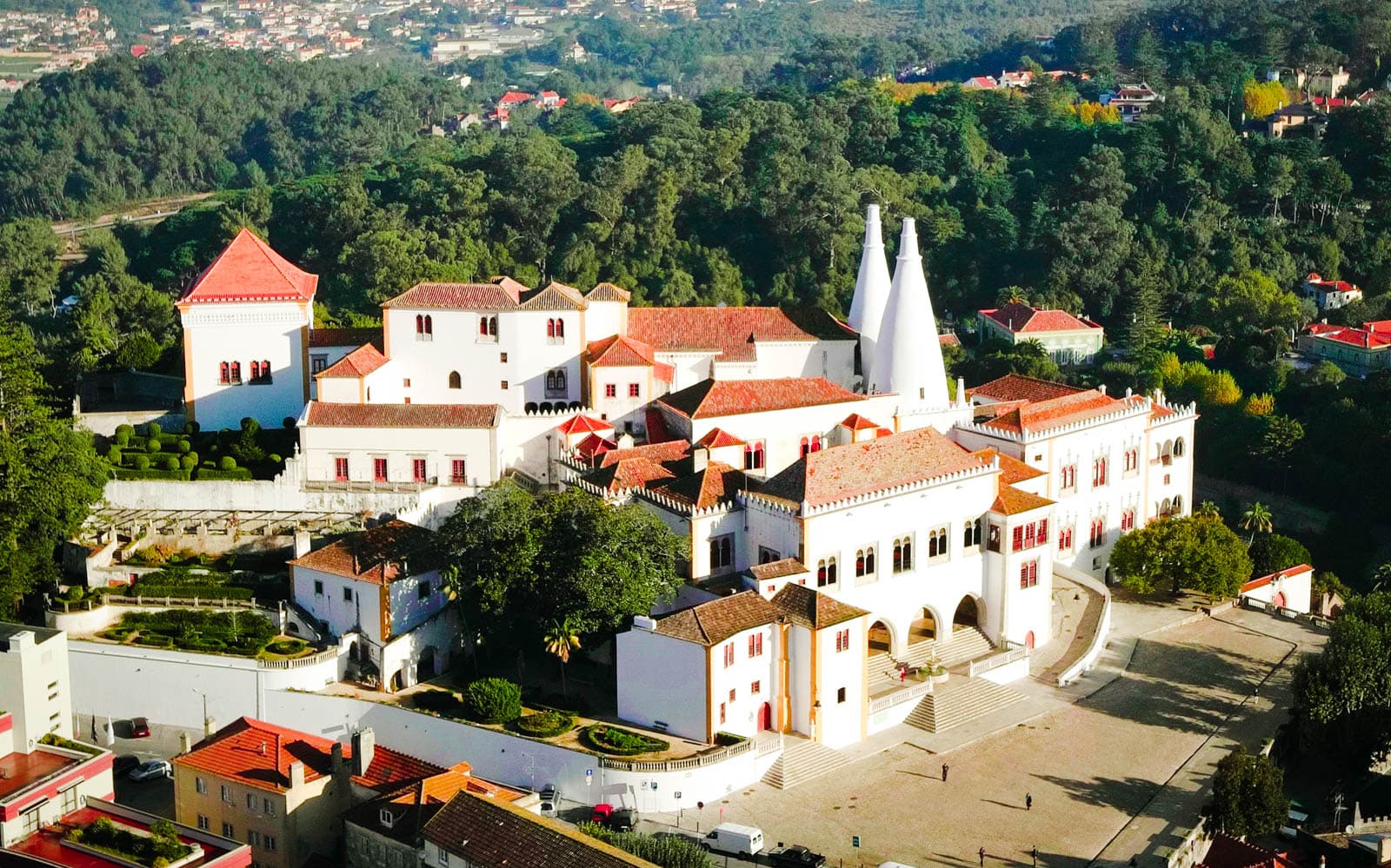 Combo (Save 18%): Lisboa's Oceanário + National Palace of Pena + National Palace of Sintra tickets in Lisbon - Attractions | TickYourList