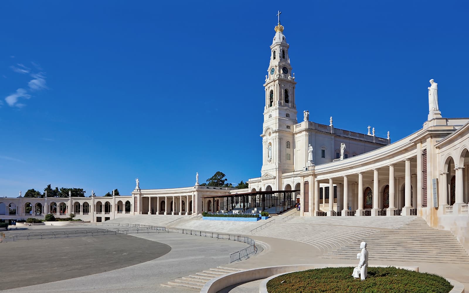 From Lisbon: Fatima, Óbidos, Nazaré & Batalha Day Trip with Optional Lunch tickets in Lisbon - Highlights | TickYourList