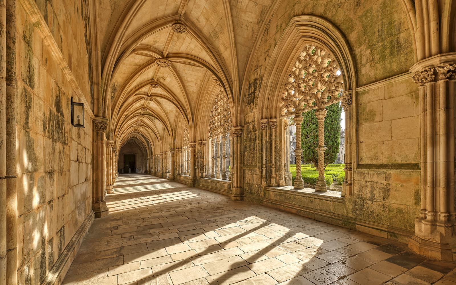 Tickets to Batalha Monastery in Lisbon - Features | TickYourList