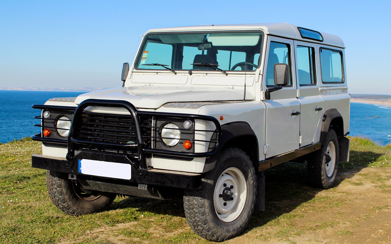 4x4 Guided Jeep Tour of Cape Espichel, Sesimbra Castle, Aldeia do Meco & Arrábida Natural Park tickets in Lisbon - Features | TickYourList