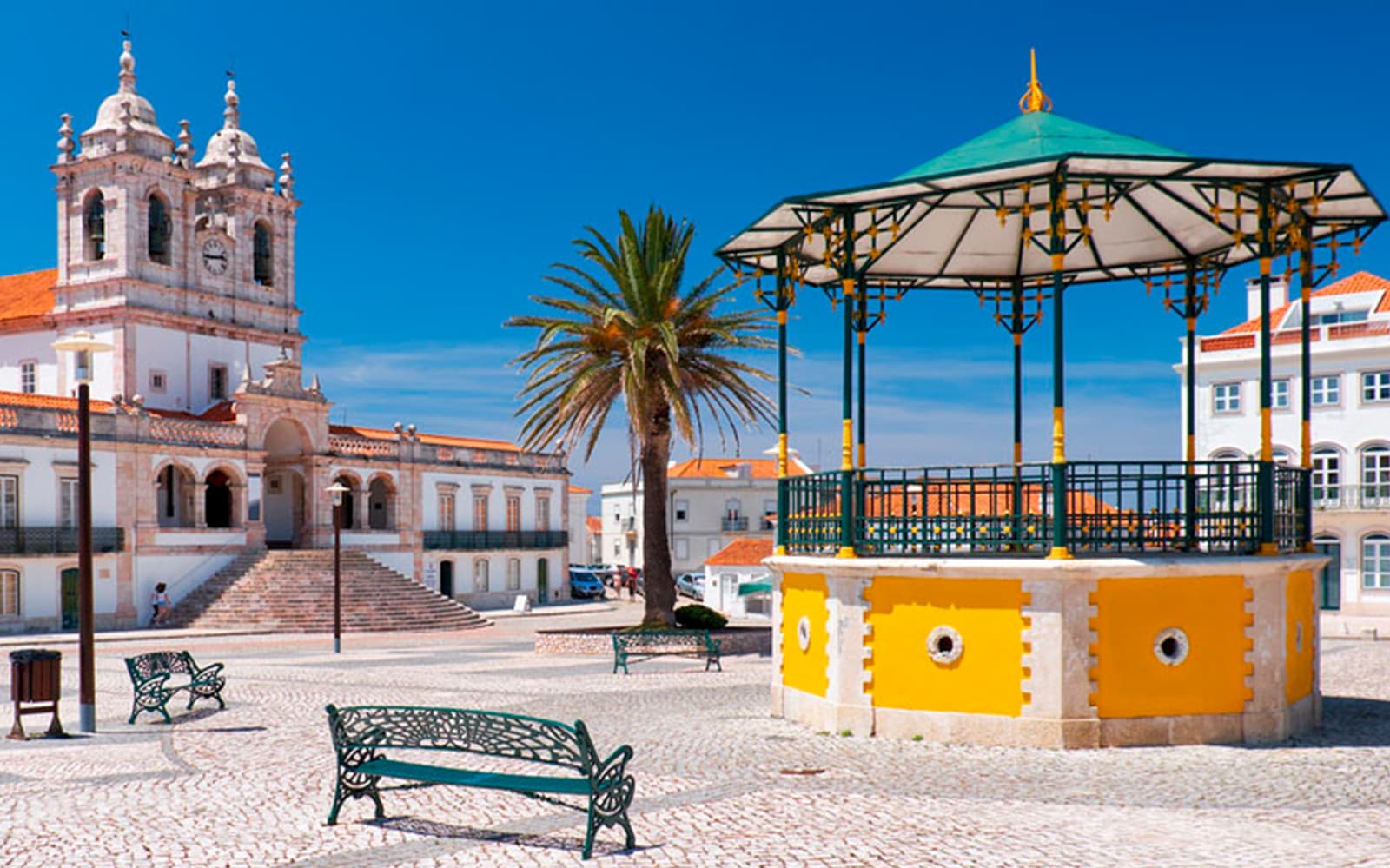 From Lisbon: Day Tour to Nazaré and Óbidos