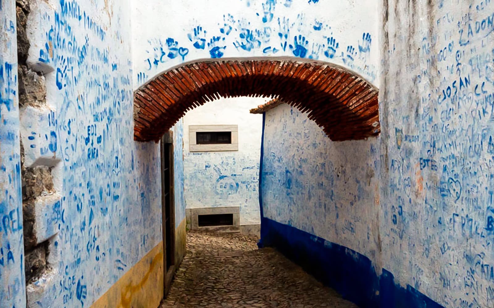From Lisbon: Day Tour to Nazaré and Óbidos tickets in Lisbon - Features | TickYourList