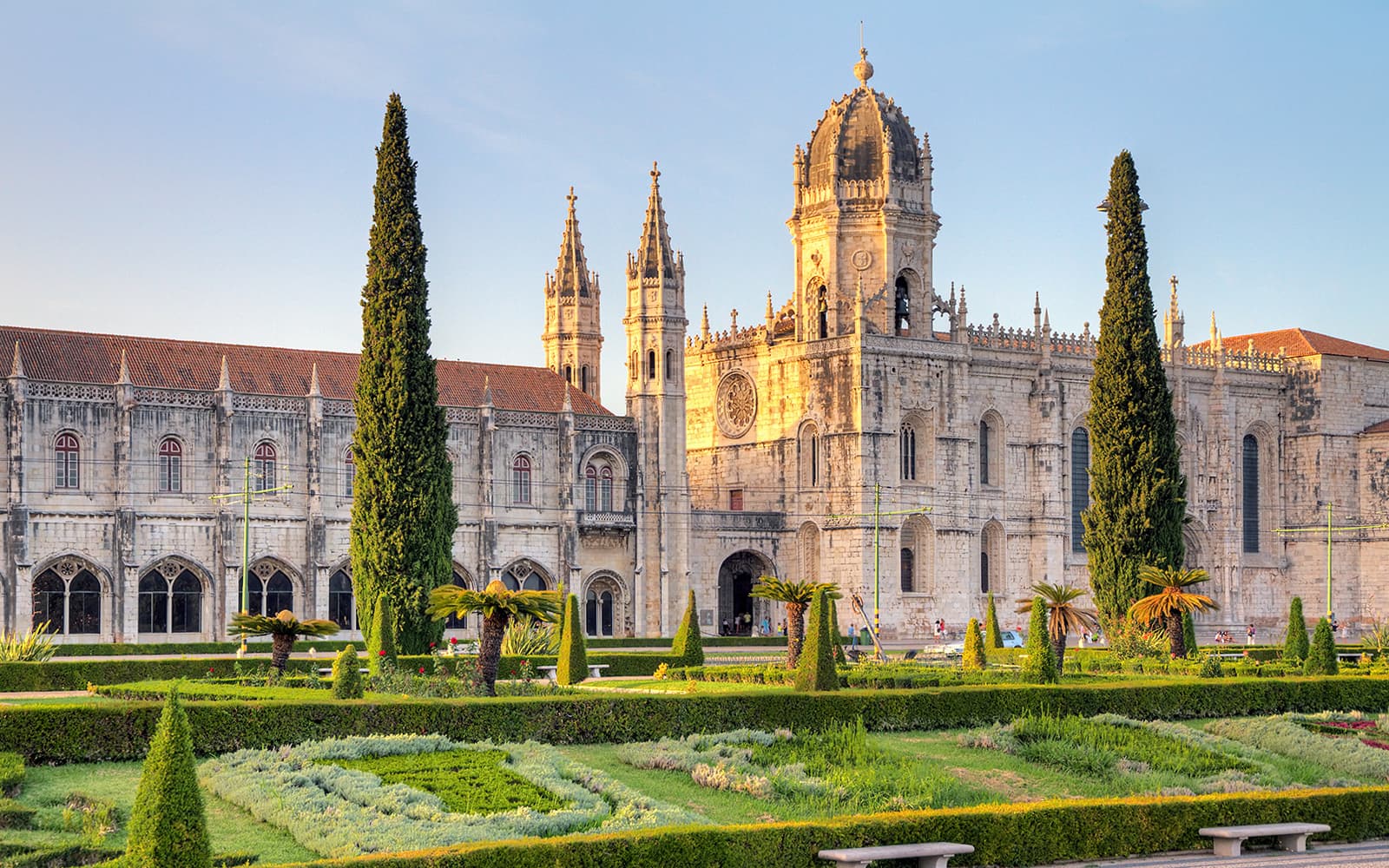 Lisbon Essential Combo: Jerónimos Monastery + Belém Tower + Pena Palace Tickets