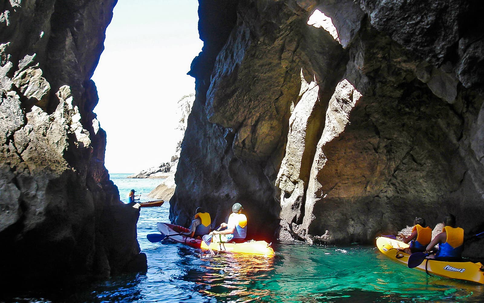 Guided Kayak Tour in Arrábida Natural Park with Optional Transfer tickets in Lisbon - Features | TickYourList